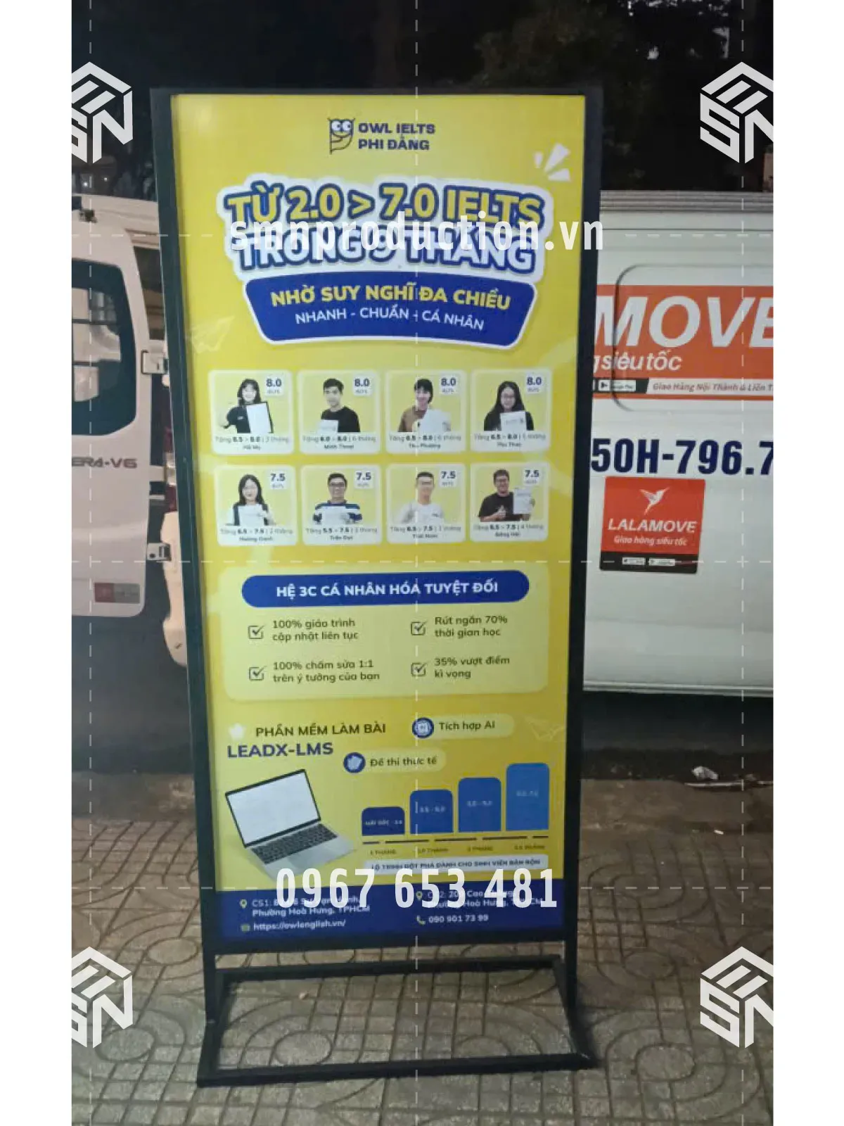 standee chân sắt