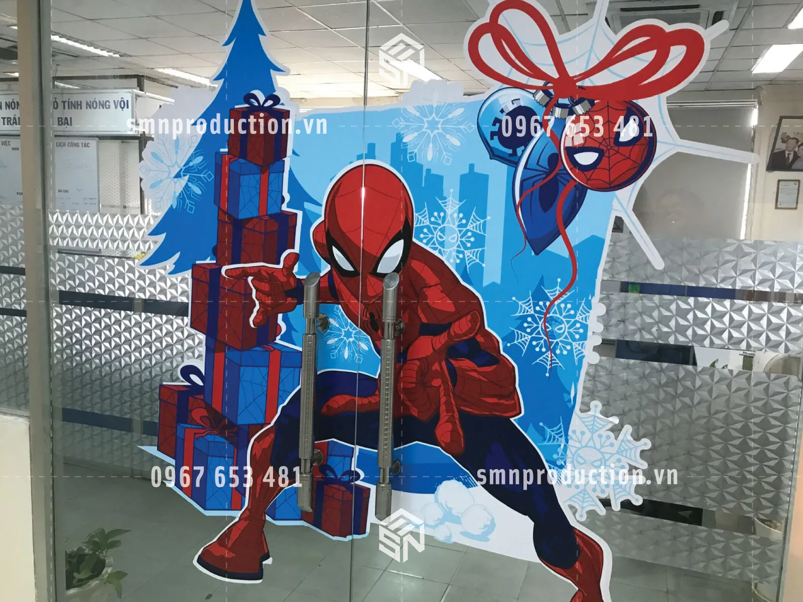 dán decal kính mờ văn phòng
