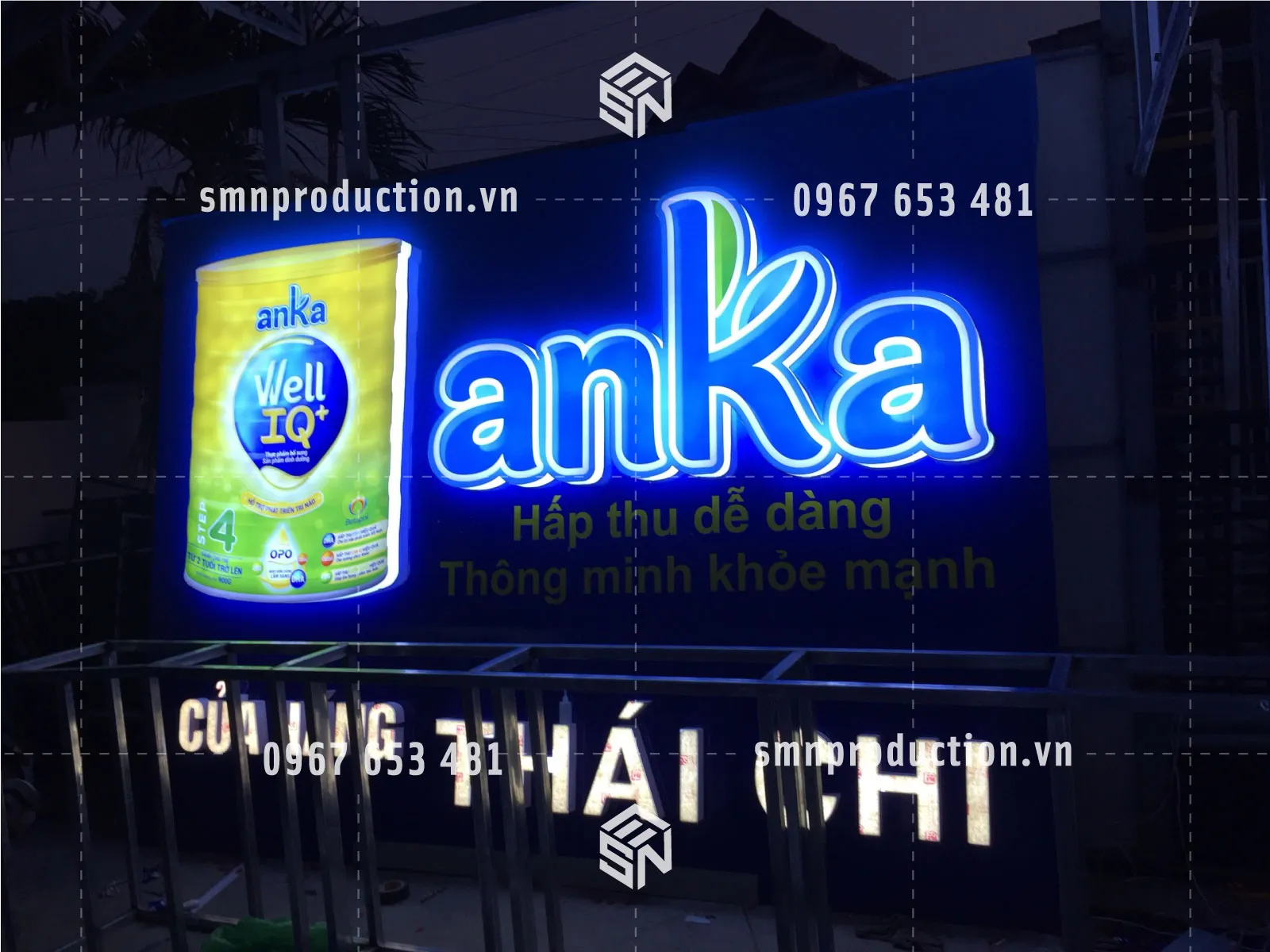 logo chữ nổi mica
