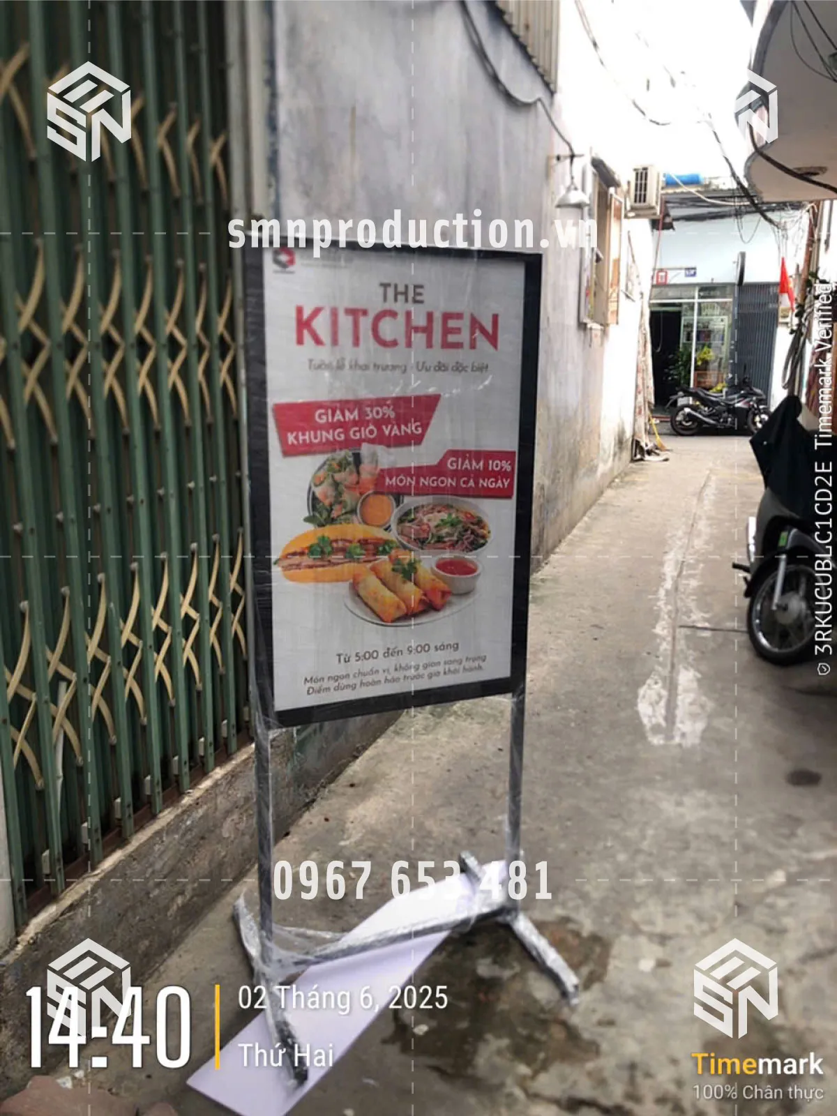 standee ngoài trời